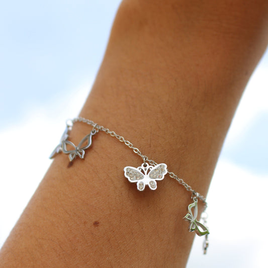 Le Bracelet avec des papillons Argenté